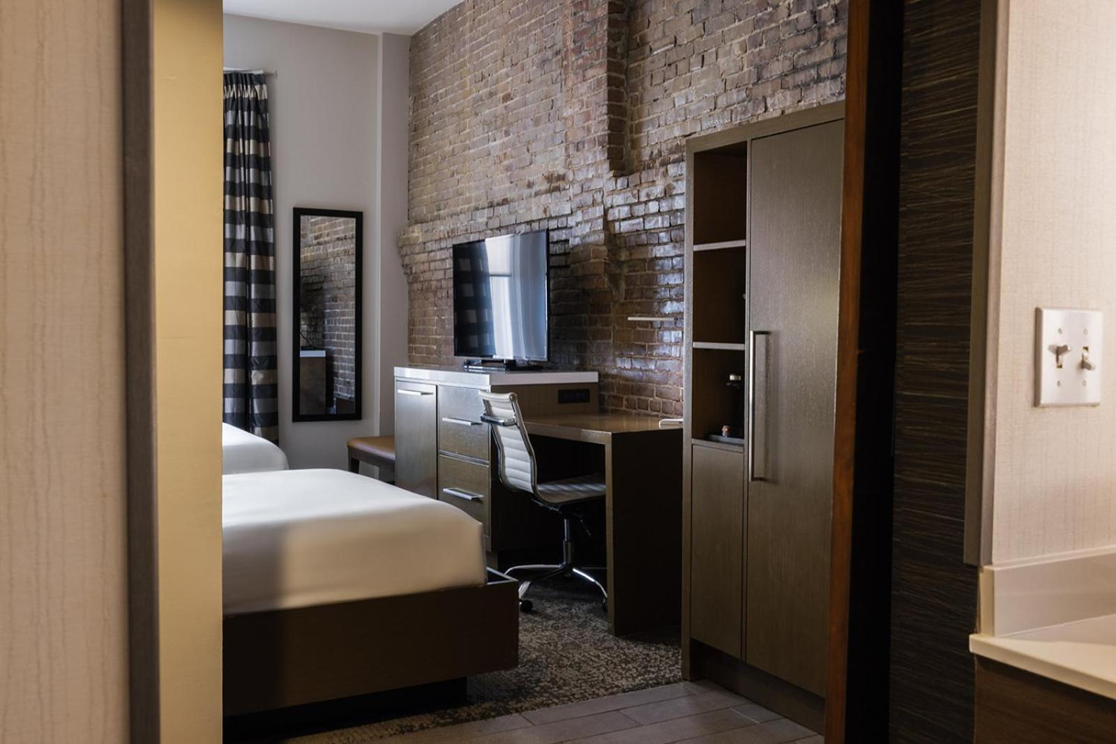 Hotel Napoleon Memphis Bagian luar foto