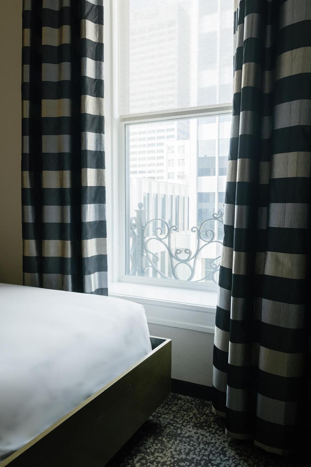 Hotel Napoleon Memphis Bagian luar foto