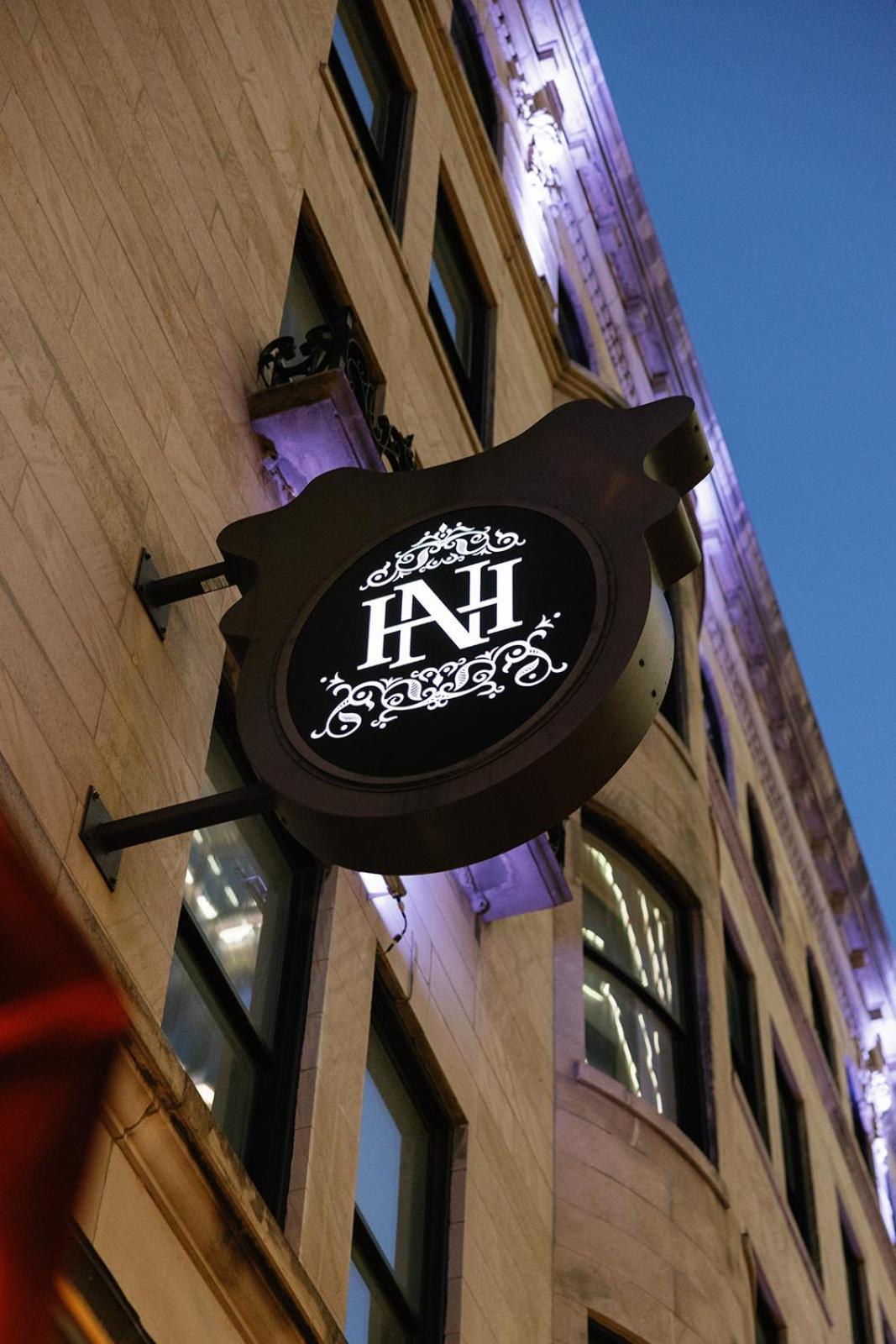 Hotel Napoleon Memphis Bagian luar foto