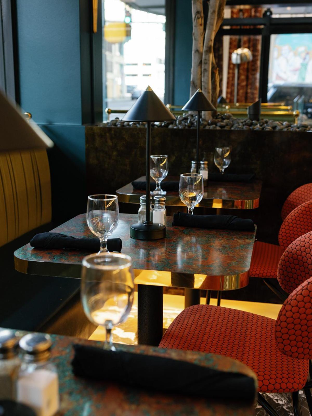 Hotel Napoleon Memphis Bagian luar foto